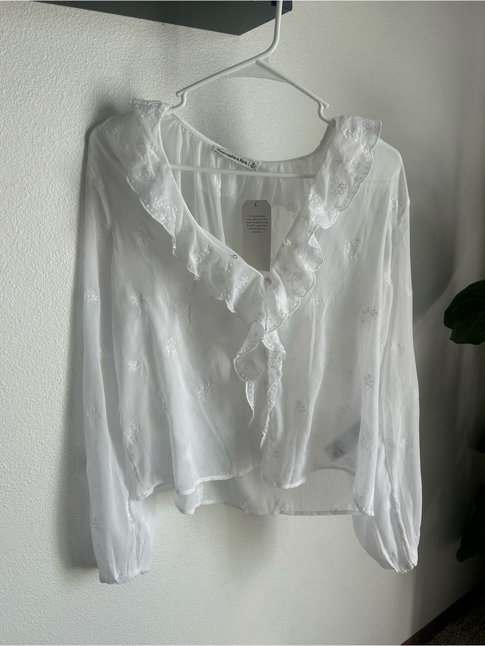 Abercrombie & Fitch White Ruffled V-Neck Sheer Blouse